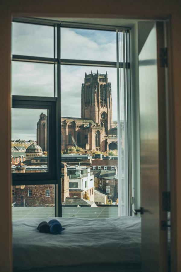 Serviced Apartment In Liverpool City Centre - Free Parking - Balcony - By Happy Days Exterior foto