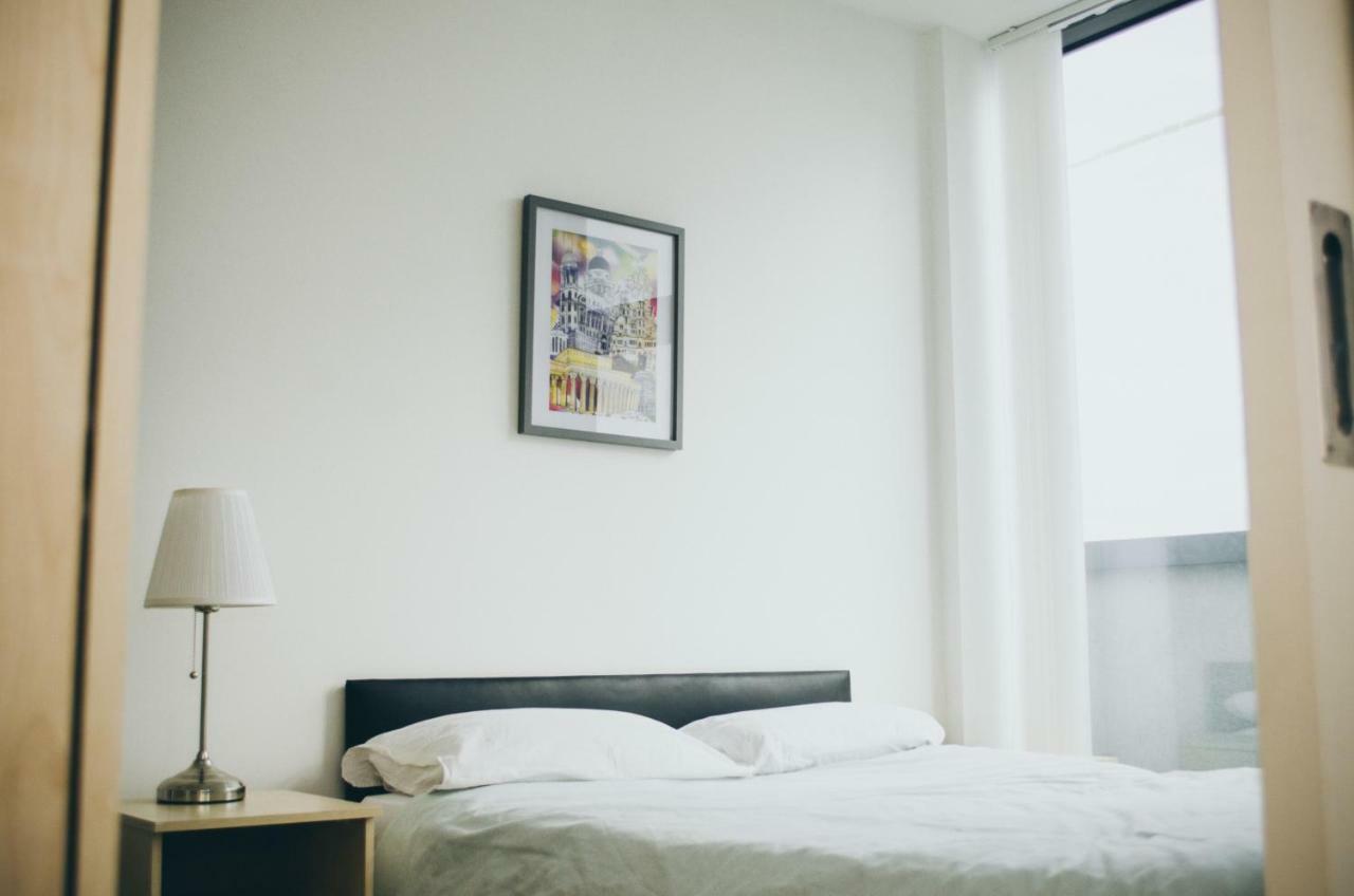 Serviced Apartment In Liverpool City Centre - Free Parking - Balcony - By Happy Days Exterior foto